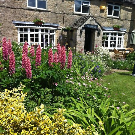 The Old Spotted Cow Bed and Breakfast Marston Meysey Eksteriør billede