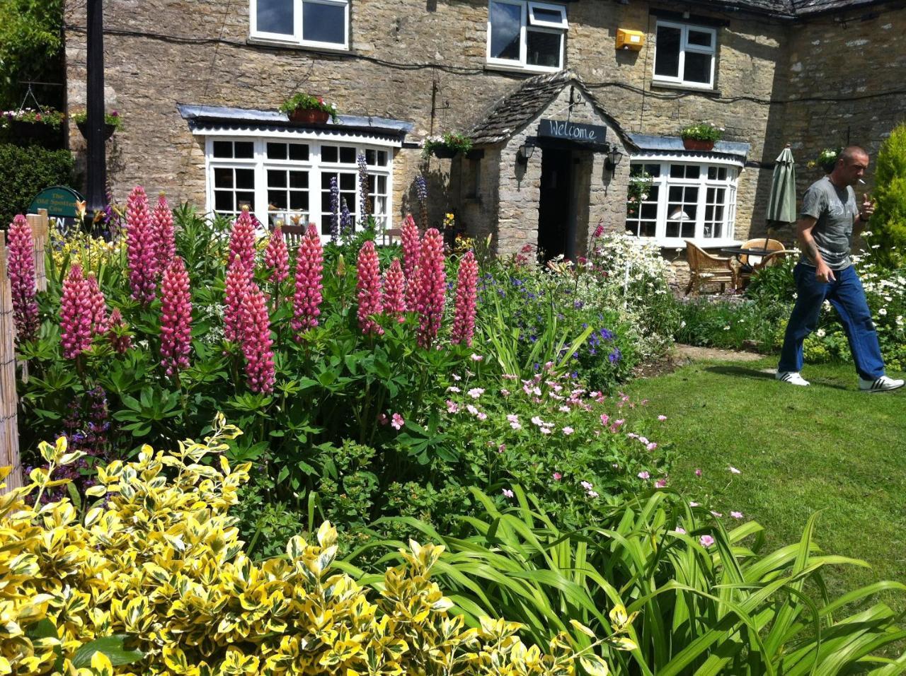 The Old Spotted Cow Bed and Breakfast Marston Meysey Eksteriør billede