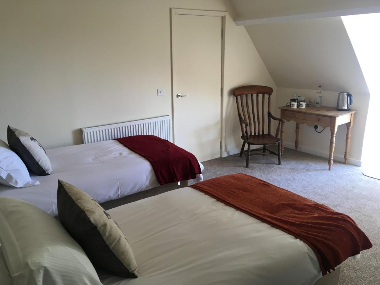 The Old Spotted Cow Bed and Breakfast Marston Meysey Eksteriør billede