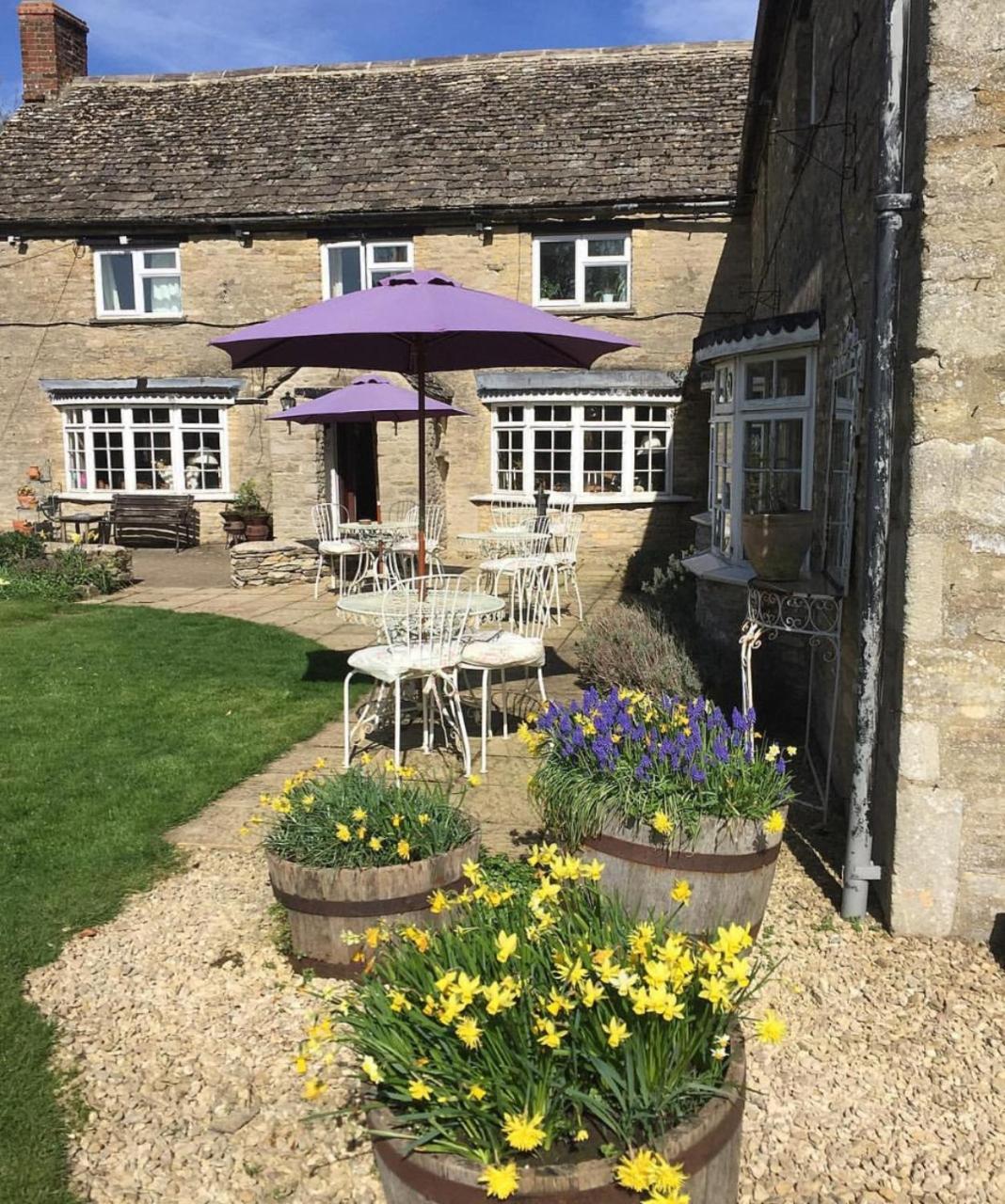 The Old Spotted Cow Bed and Breakfast Marston Meysey Eksteriør billede
